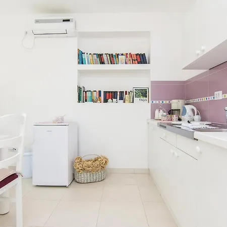 Two-bedroom In Apartament Pakoštane